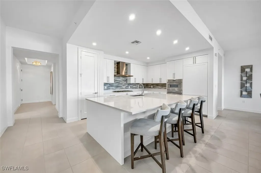 1125 Central Avenue Naples FL 34102