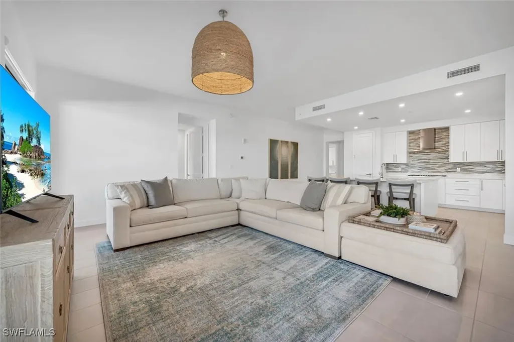 1125 Central Avenue Naples FL 34102