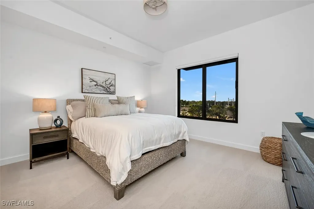 1125 Central Avenue Naples FL 34102