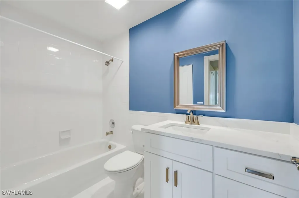 3556 El Verdado Court Naples FL 34109