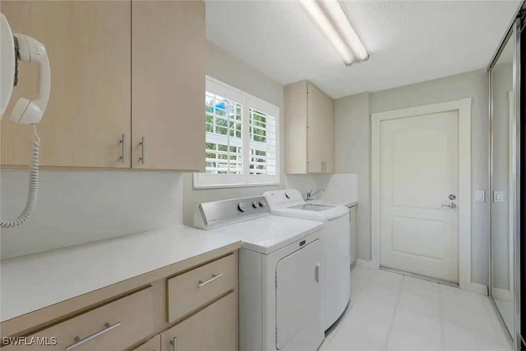 3556 El Verdado Court Naples FL 34109
