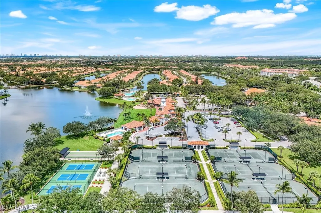3556 El Verdado Court Naples FL 34109