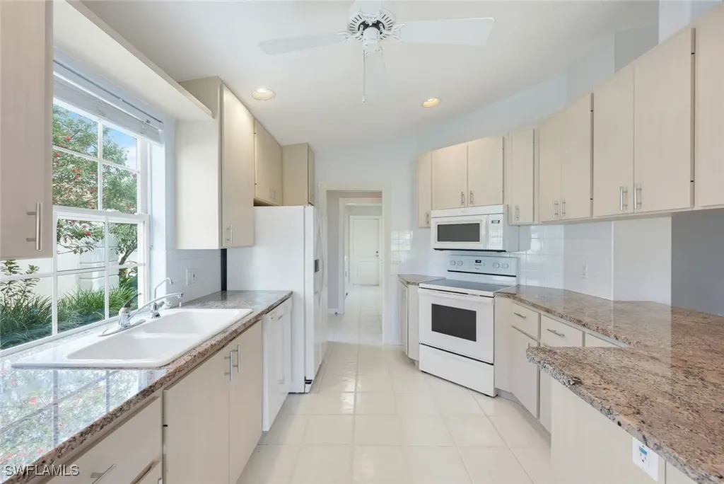 3556 El Verdado Court Naples FL 34109