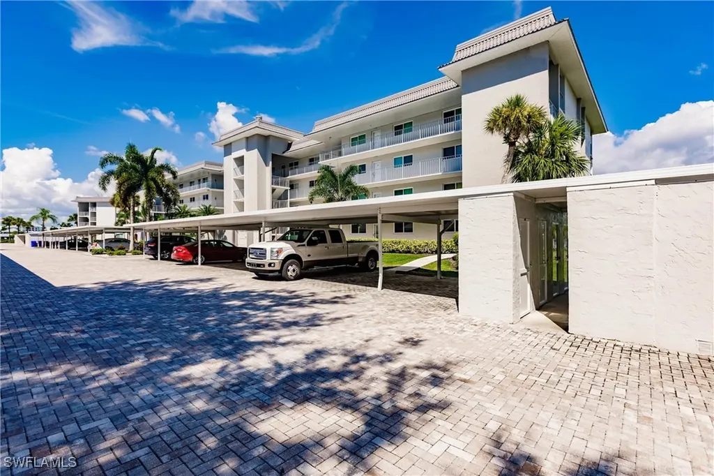 307 Goodlette-frank Road S Naples FL 34102