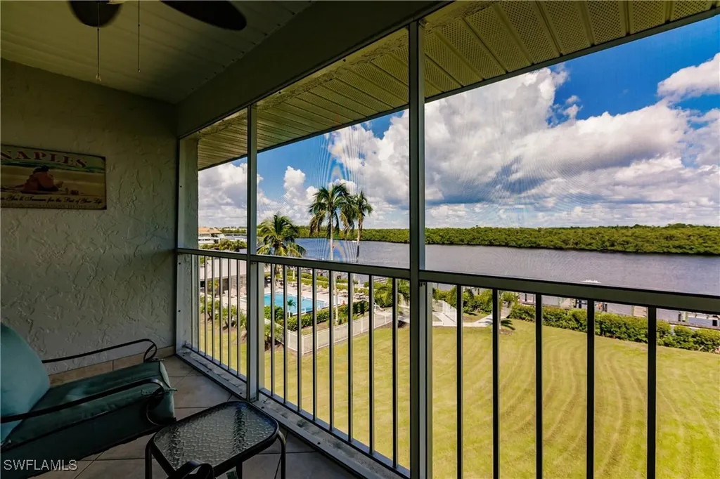 307 Goodlette-frank Road S Naples FL 34102