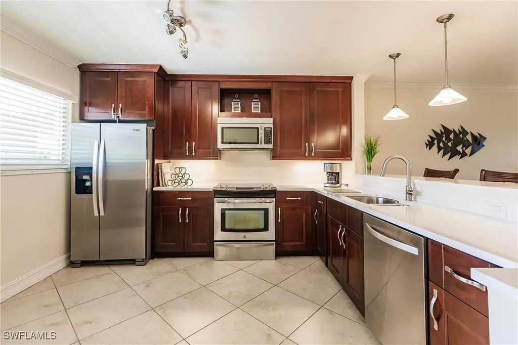 307 Goodlette-frank Road S Naples FL 34102