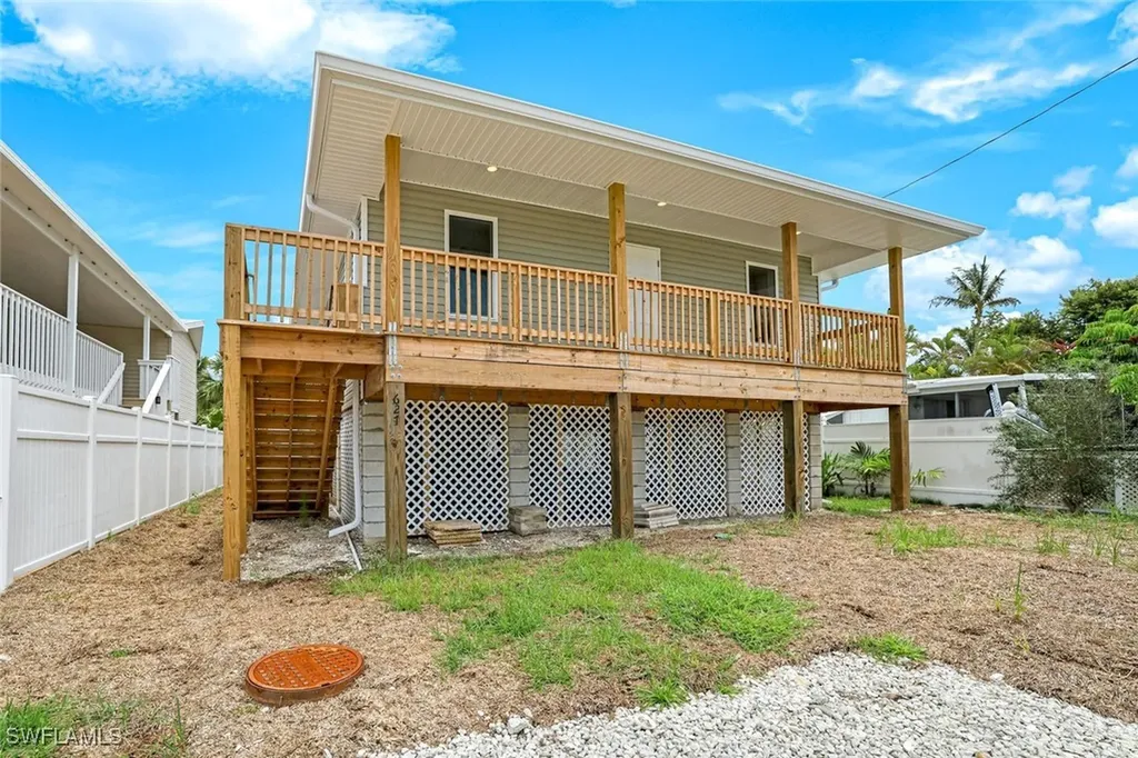 627 Palm Avenue Goodland FL 34140