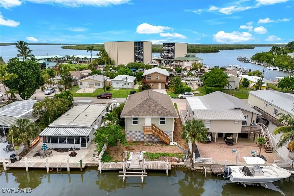 627 Palm Avenue Goodland FL 34140