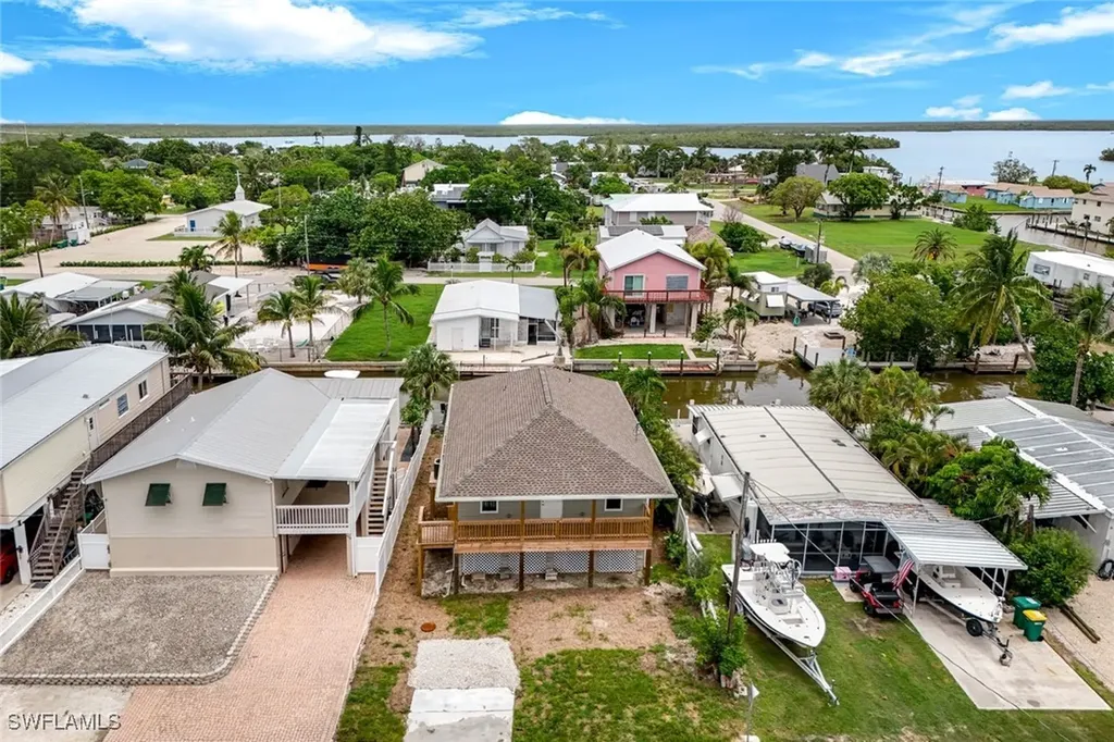 627 Palm Avenue Goodland FL 34140