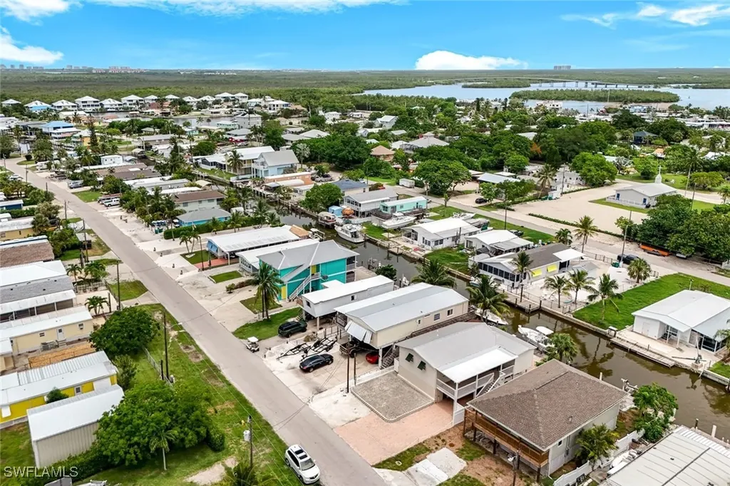 627 Palm Avenue Goodland FL 34140