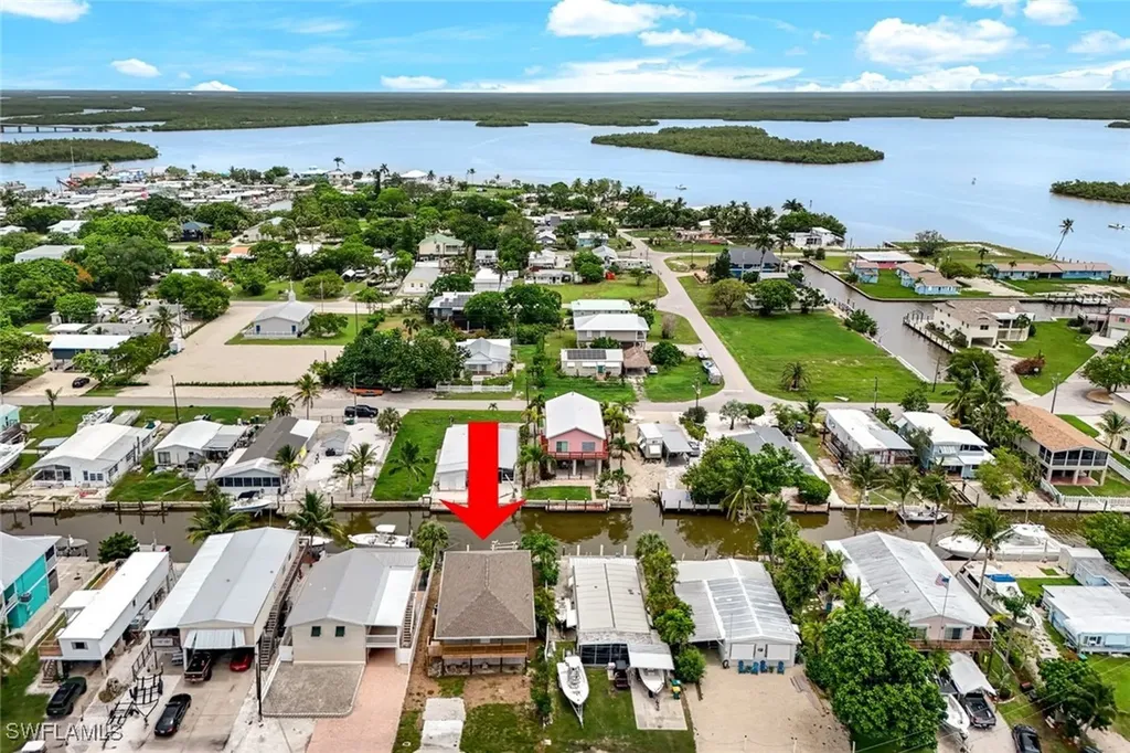 627 Palm Avenue Goodland FL 34140