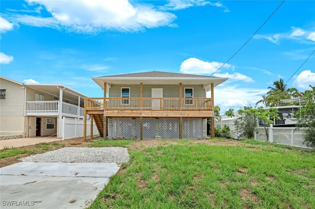 627 Palm Avenue Goodland FL 34140