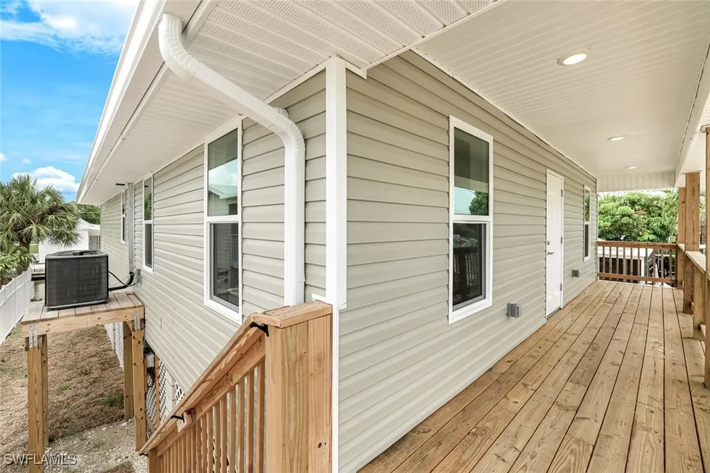 627 Palm Avenue Goodland FL 34140