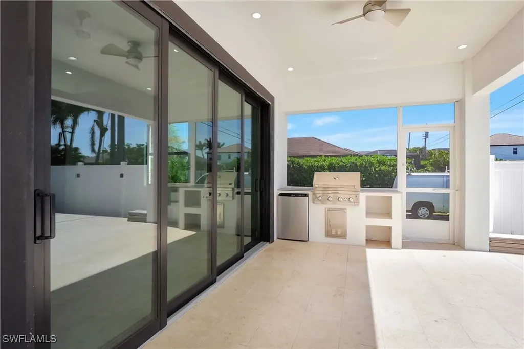 596 97th Avenue N Naples FL 34108