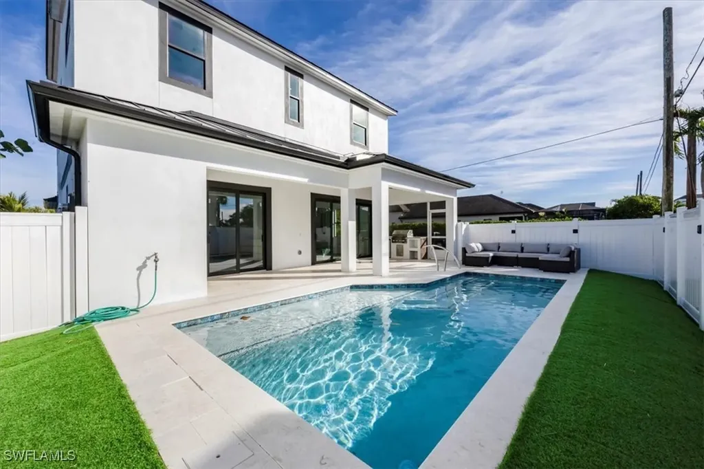 596 97th Avenue N Naples FL 34108