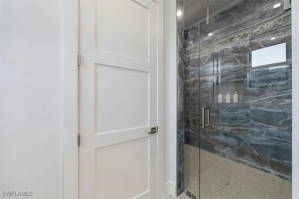 596 97th Avenue N Naples FL 34108