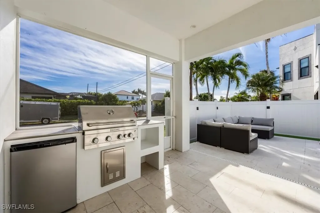 596 97th Avenue N Naples FL 34108