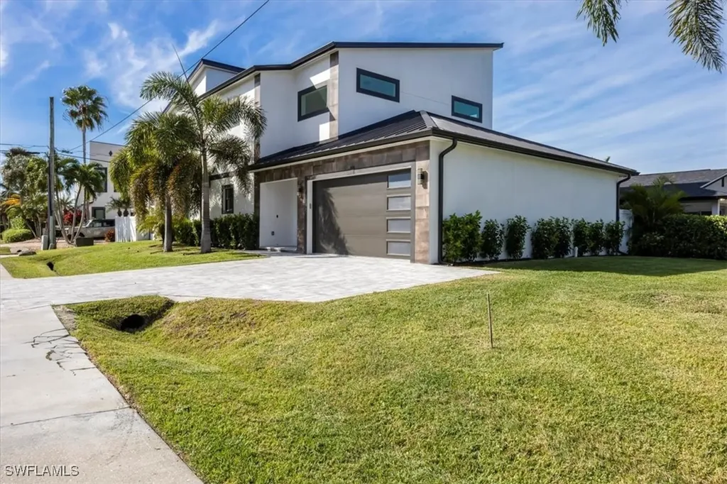 596 97th Avenue N Naples FL 34108