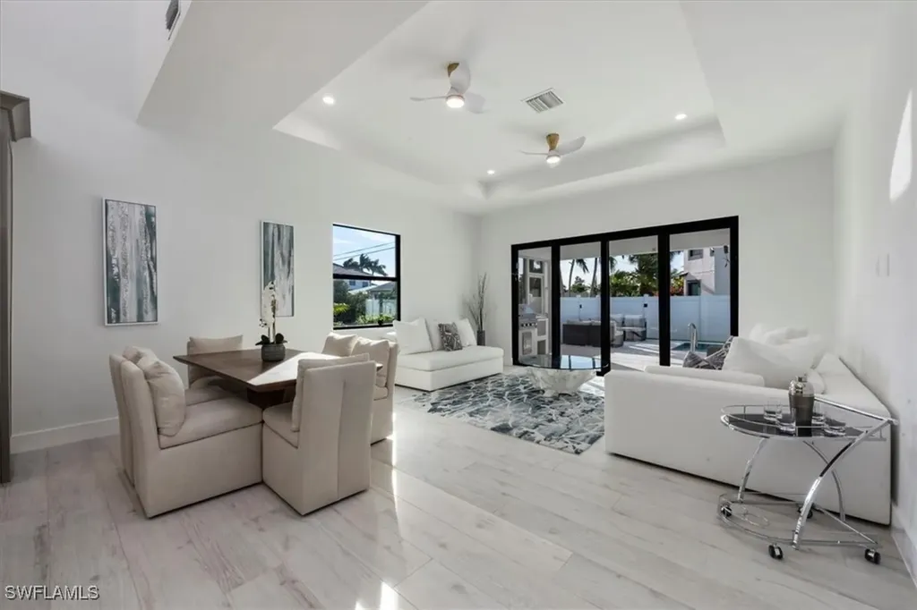 596 97th Avenue N Naples FL 34108