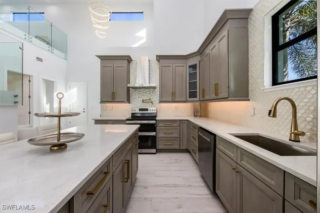 596 97th Avenue N Naples FL 34108