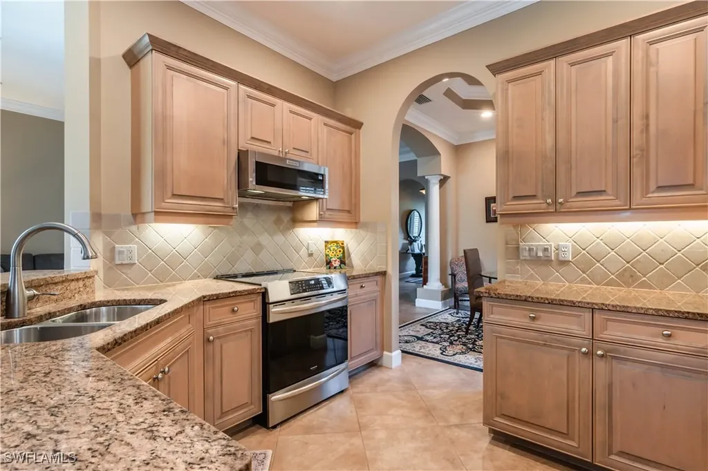 16144 Parque Lane Naples FL 34110