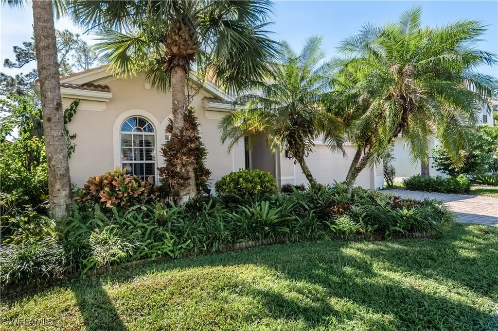 16144 Parque Lane Naples FL 34110