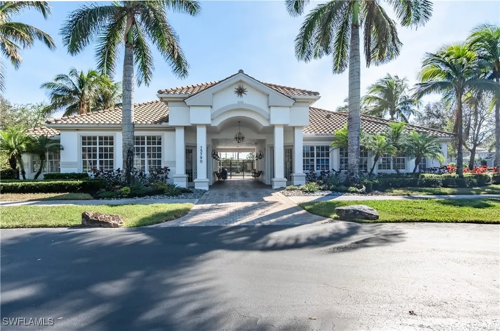 16144 Parque Lane Naples FL 34110