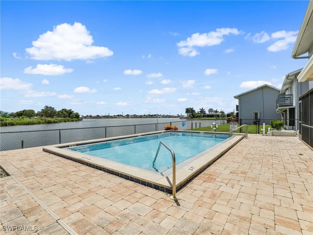 621 SW 3rd Court Cape Coral FL 33991