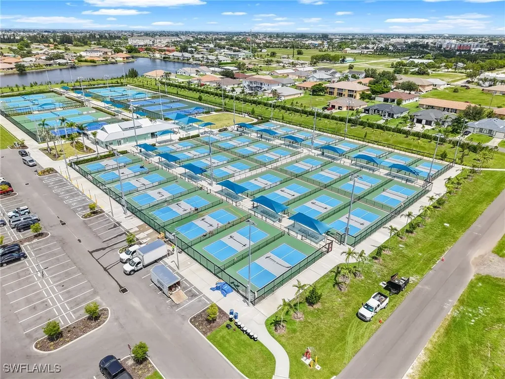 621 SW 3rd Court Cape Coral FL 33991