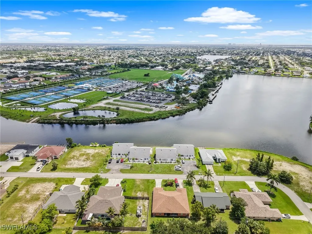 621 SW 3rd Court Cape Coral FL 33991