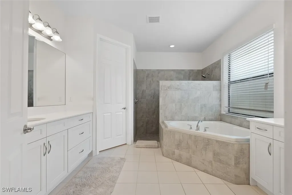 13750 Callisto Avenue Naples FL 34109