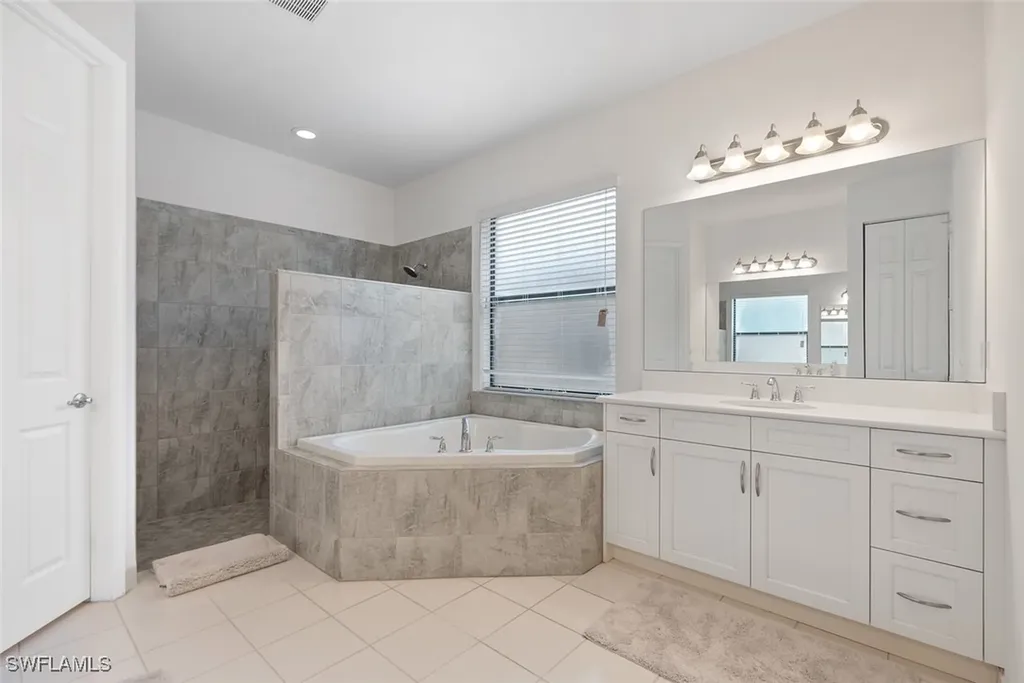 13750 Callisto Avenue Naples FL 34109