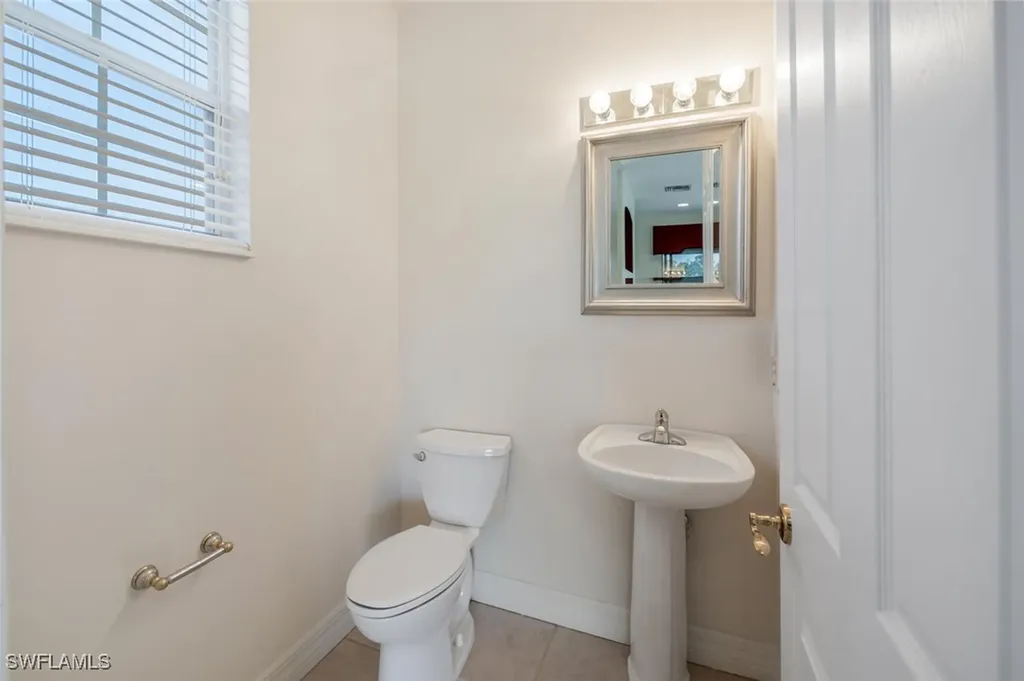 5072 Kensington High Street Naples FL 34105