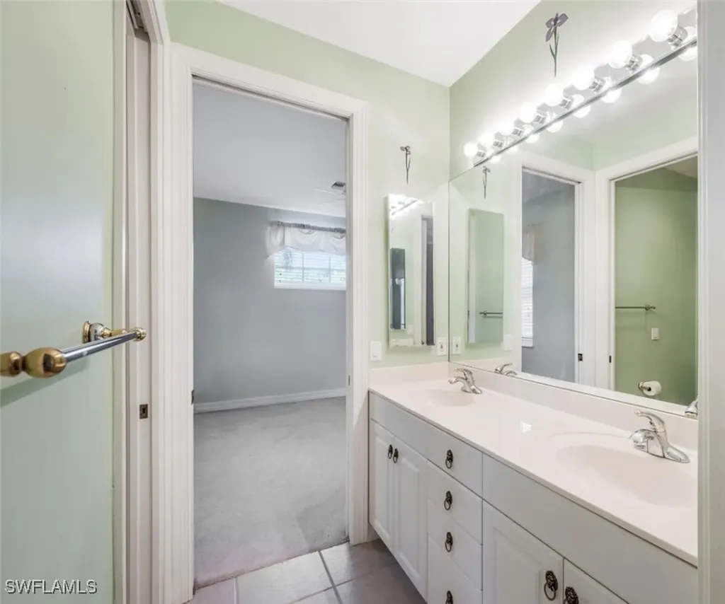 5072 Kensington High Street Naples FL 34105