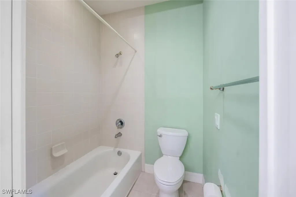 5072 Kensington High Street Naples FL 34105