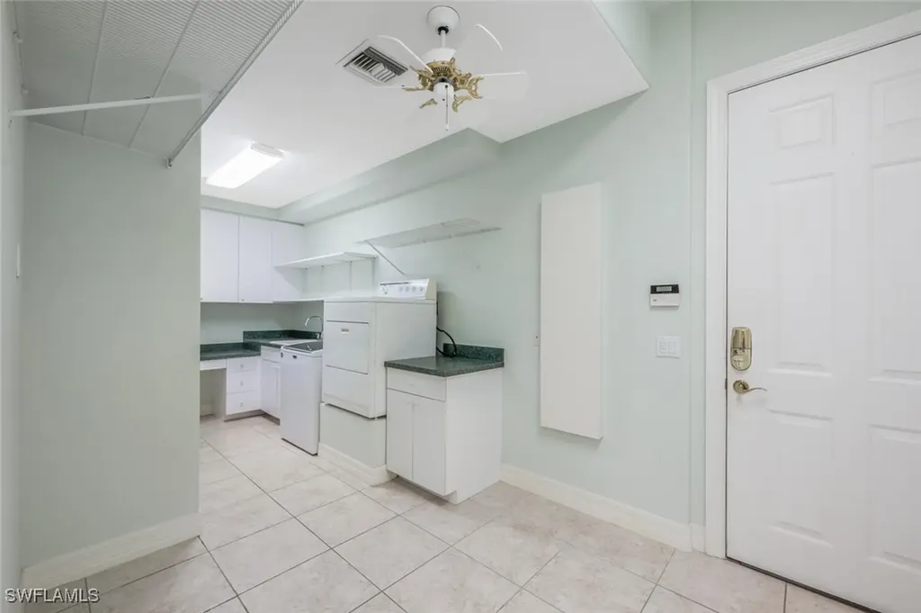 5072 Kensington High Street Naples FL 34105