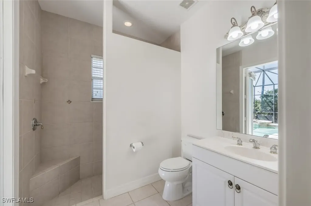 5072 Kensington High Street Naples FL 34105