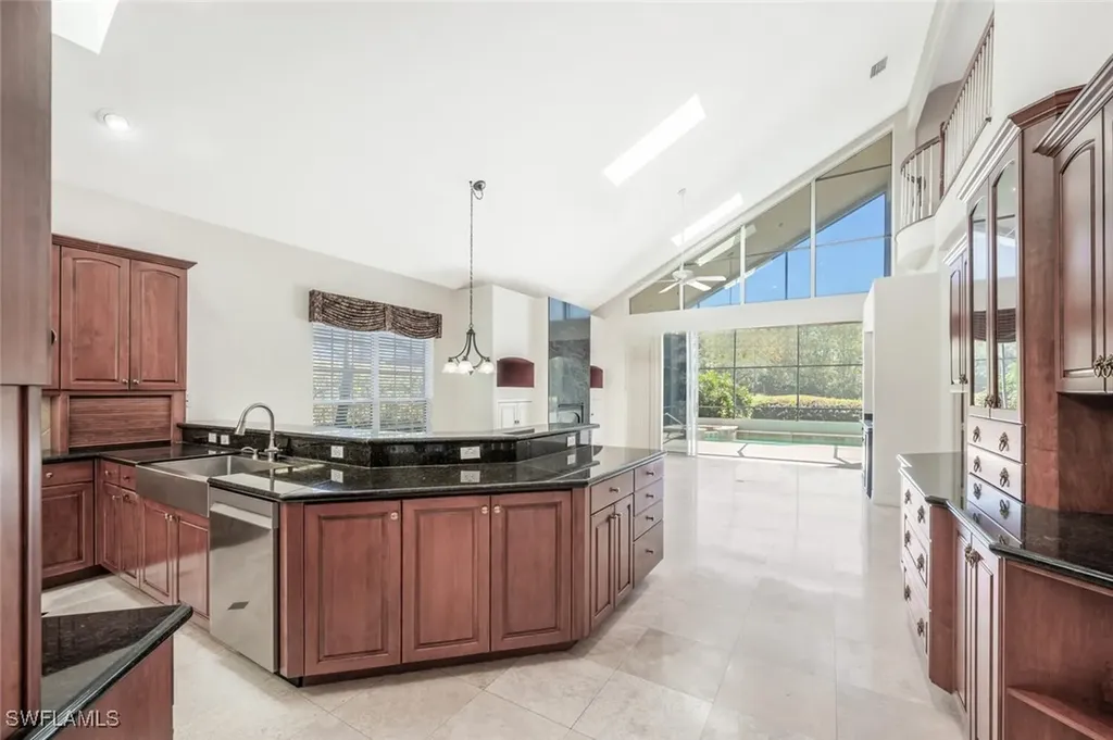 5072 Kensington High Street Naples FL 34105