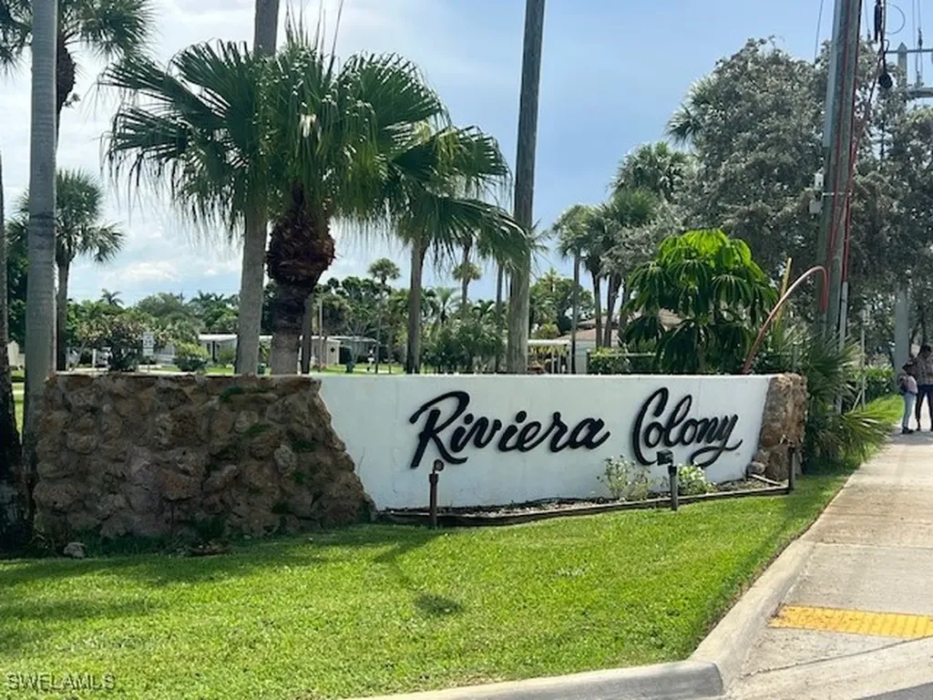 519 Riviera Boulevard E Naples FL 34112