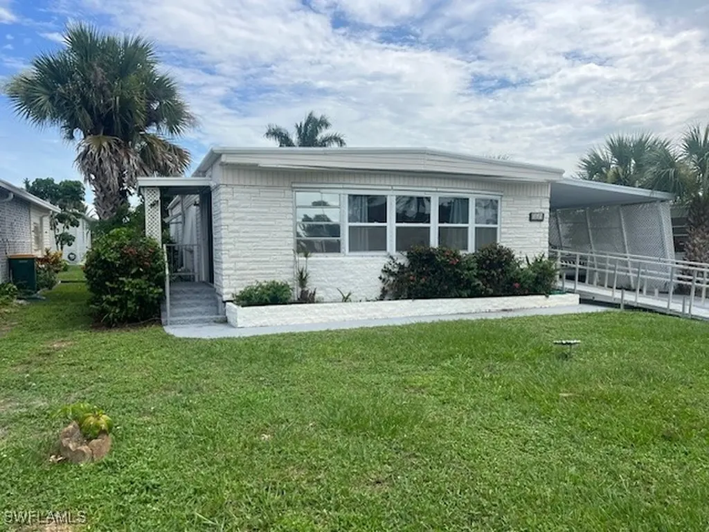 519 Riviera Boulevard E Naples FL 34112