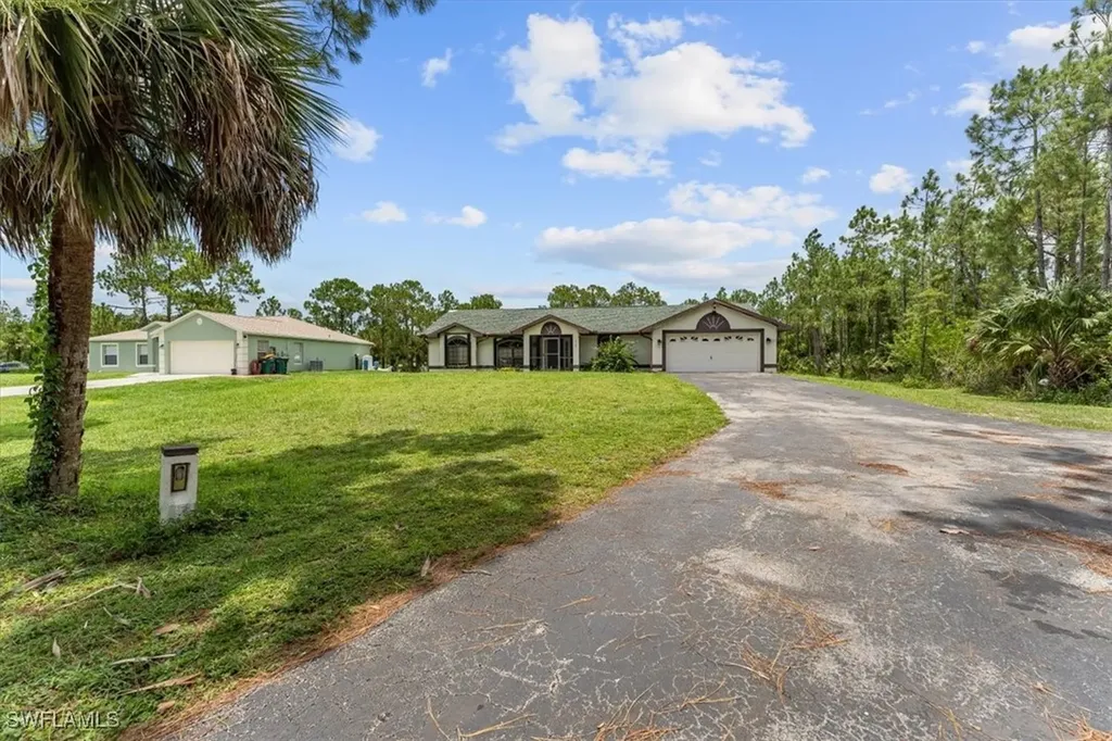 2905 10th Avenue SE Naples FL 34117
