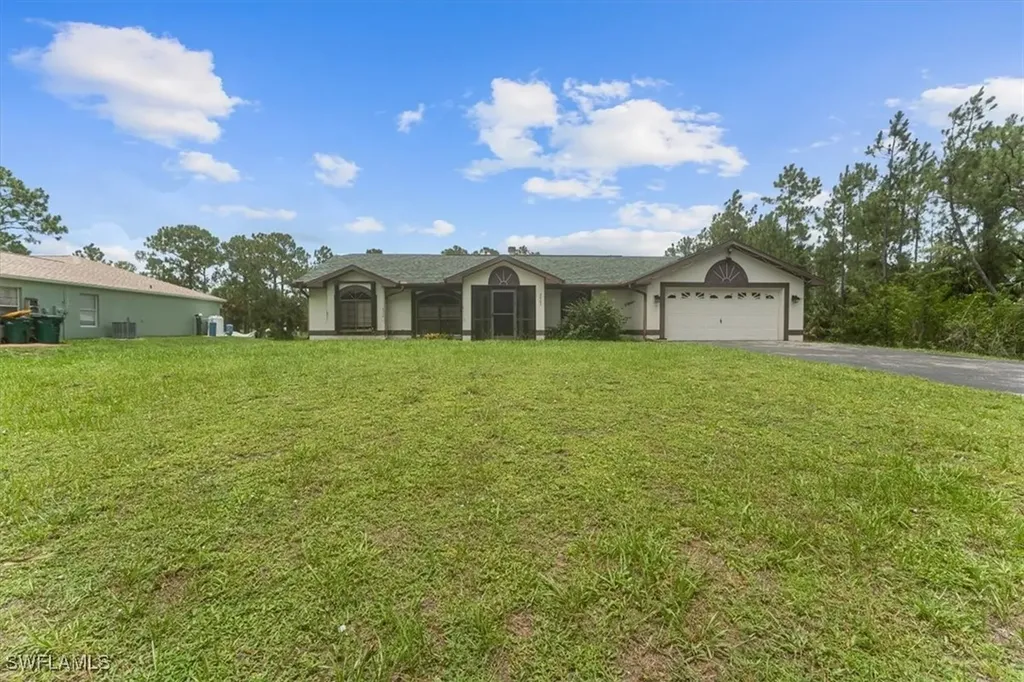 2905 10th Avenue SE Naples FL 34117