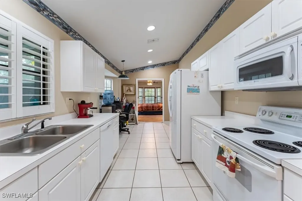 2905 10th Avenue SE Naples FL 34117