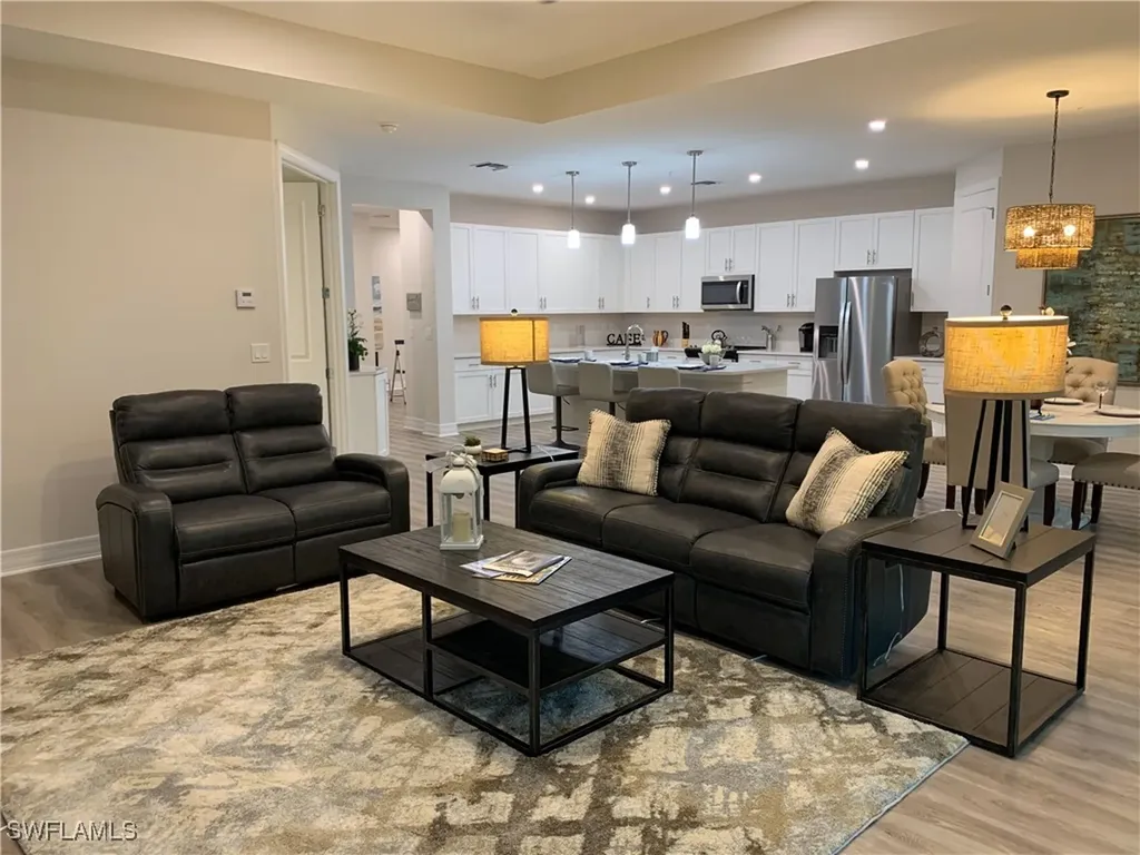 208 Indies Drive E Naples FL 34114
