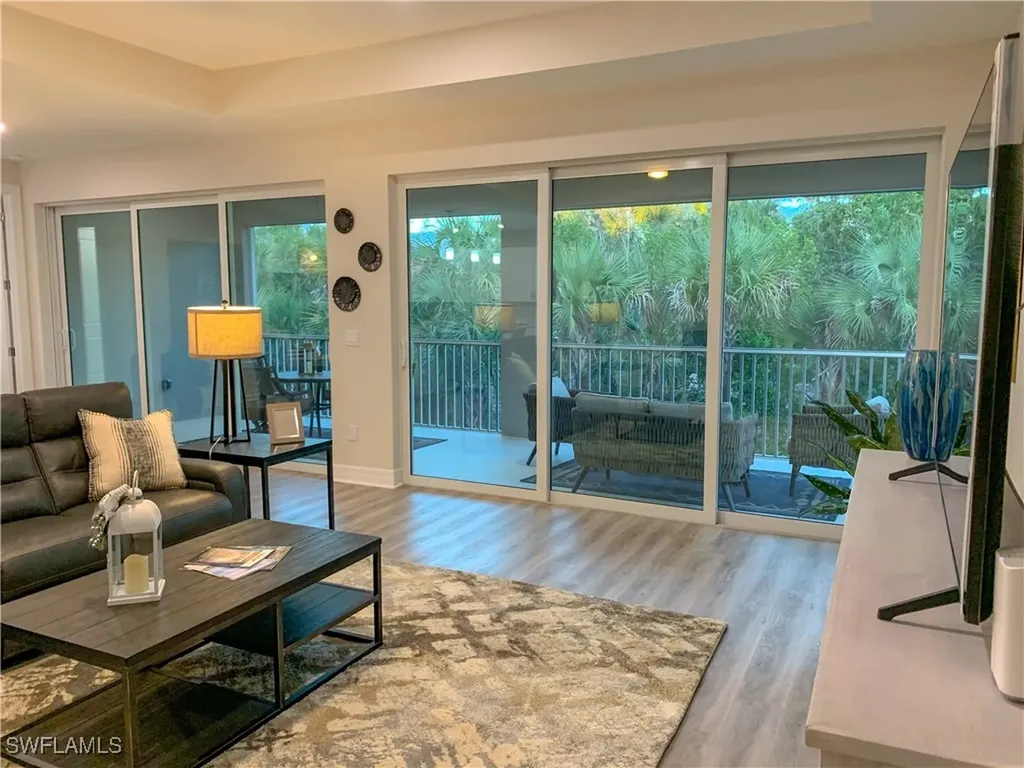 208 Indies Drive E Naples FL 34114