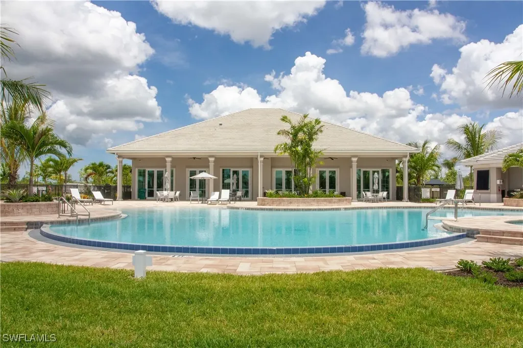 208 Indies Drive E Naples FL 34114