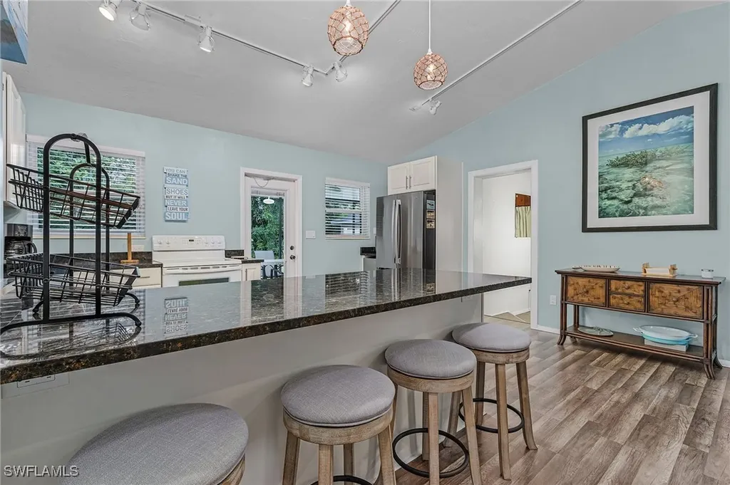 Naples FL, 1281 10TH Street N