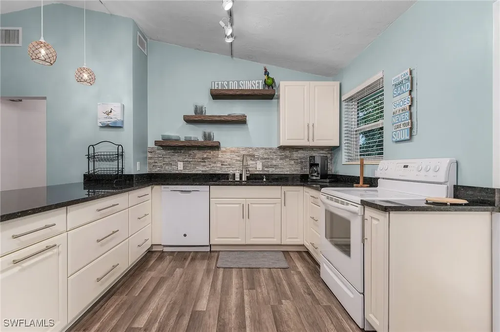 1281 10th Street N Naples FL 34102