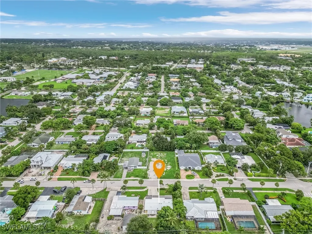 1281 10th Street N Naples FL 34102