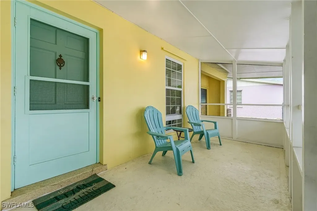 1281 10th Street N Naples FL 34102